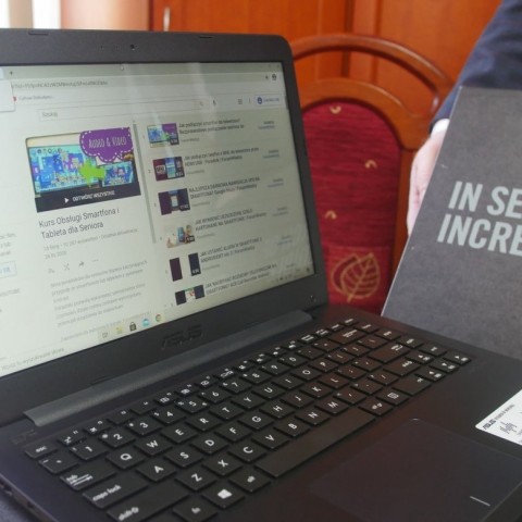 Powiększ obraz: Laptopy dla seniorów