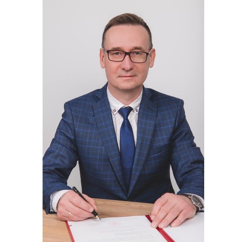 Powiększ obraz: Burmistrz%20Gminy%20Tuczno%20Krzysztof%20Mikołajczyk