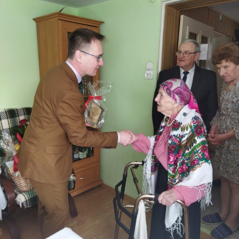 Powiększ obraz: Jubileusz%20100-lecia%20urodzin