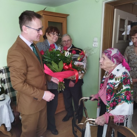 Powiększ obraz: Jubileusz 100-lecia urodzin