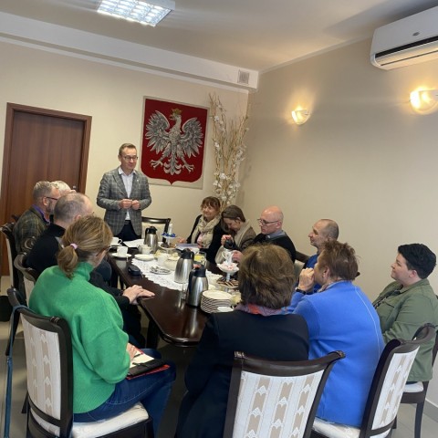 Powiększ obraz: 21%20listopada%202022%20spotkanie%20w%20sprawie%20ochrony%20zabytków%20na%20terenie%20Gminy%20Tuczno